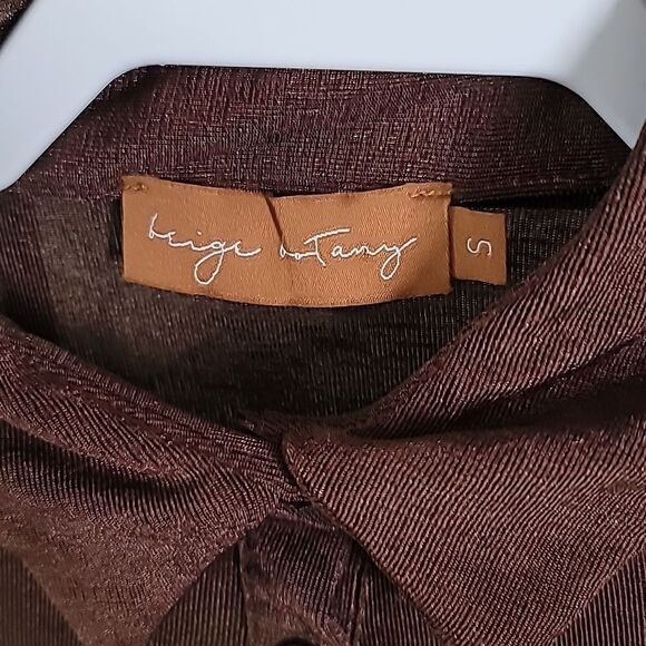 Beige Botany Cropped Slinky Brown Ruched Button Up - Picture 4 of 7